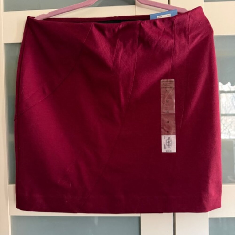 [2 f 29] Vera Wang skirt, stretchable, burgundy, size 8/10, new, knit
